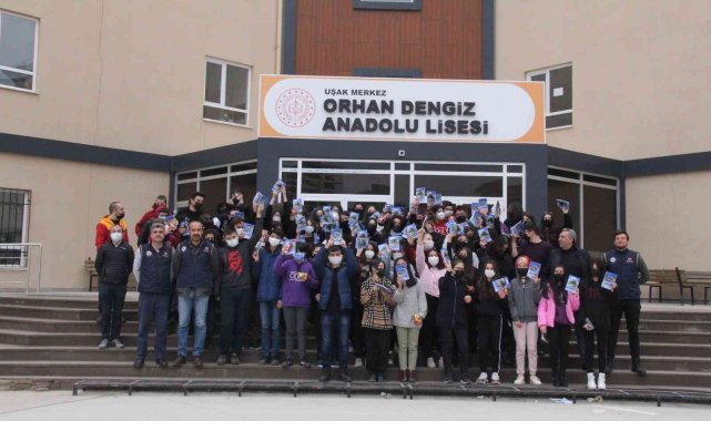 Uşak'ta TEM Şube, okullarda seminer verdi