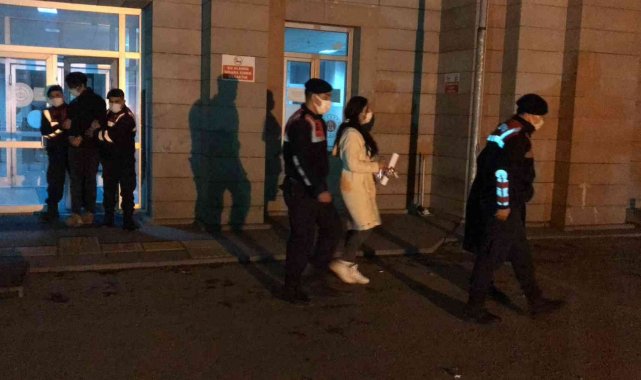 Uyuşturucu operasyonunda 2'si kadın 3 kişi tutuklandı