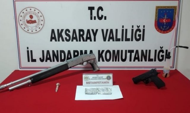 Uyuşturucu tacirleri tabanca ve tüfekle yakalandı