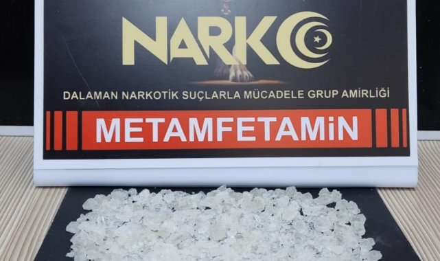 Uyuşturucuyu küllerin içine saklamış