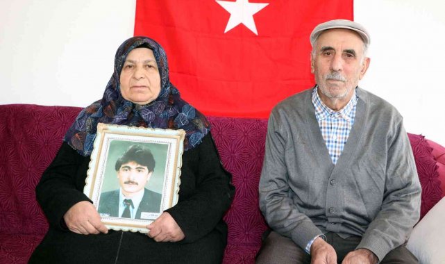 Üzerinden tam 32 yıl geçti, şehit öğretmenin acısını ilk günkü gibi yaşıyorlar