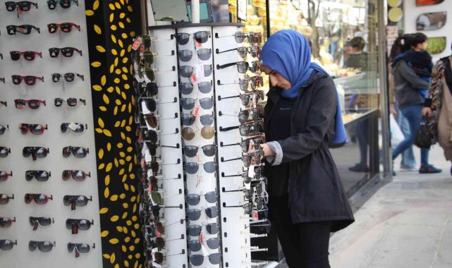 Uzmanlar uyardı, sahte güneş gözlükleri katarakt yapabilir