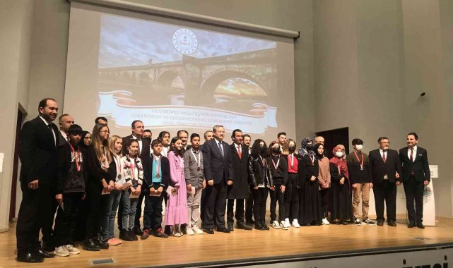 Uzunköprü'de 40 Hadis Ezber Okuma yarışması