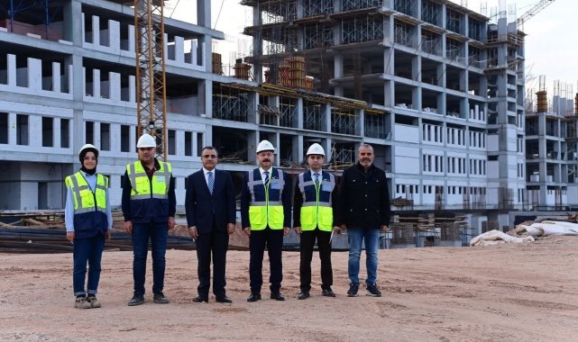 Vali Aksoy Aydın Şehir Hastanesi alanında incelemelerde bulundu