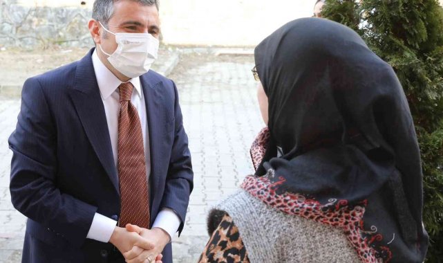 Vali Atay eşi ile birlikte aile ziyaretlerine devam ediyor