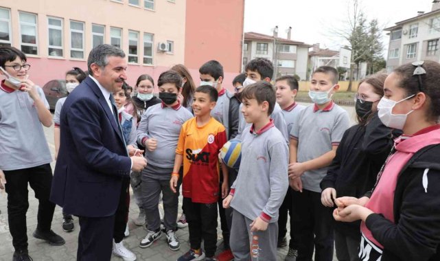 Vali Atay okul ziyaretlerine devam ediyor