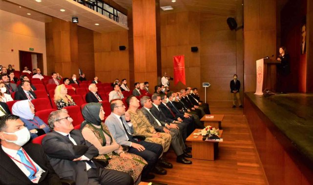 Vali Baruş'tan teknoloji uyarısı