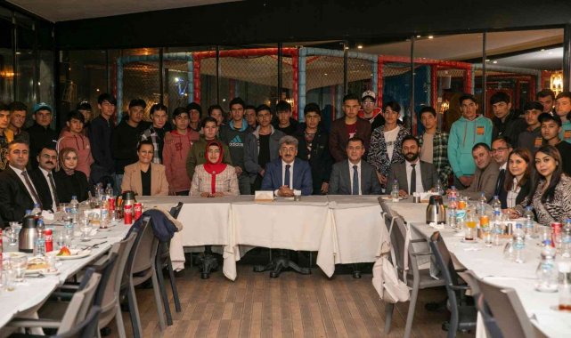 Vali Bilmez ve eşinden anlamlı iftar