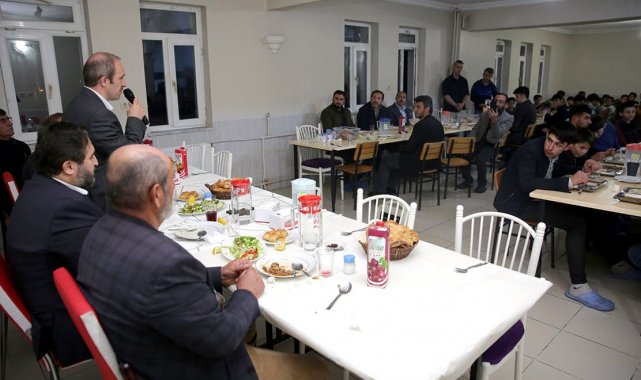 Vali Epcim, iftarını Oruçbeyli Kur'an Kursunda yaptı