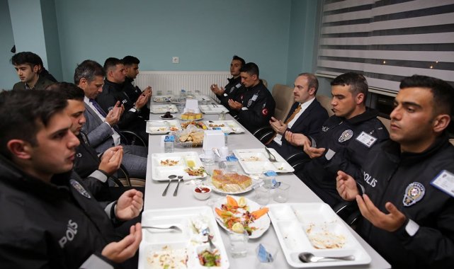 Vali Epcim, iftarını polis adaylarıyla açtı
