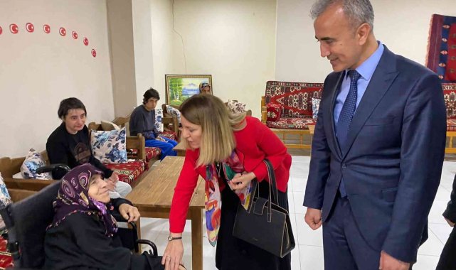 Vali eşi Çuhadar&#039;dan gönüllere dokunan ziyaret