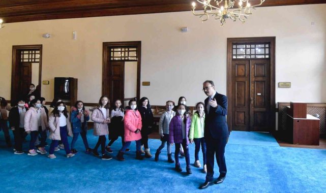 Vali Kızılkaya 28 ilkokul öğrencisini valilik binasında ağırladı