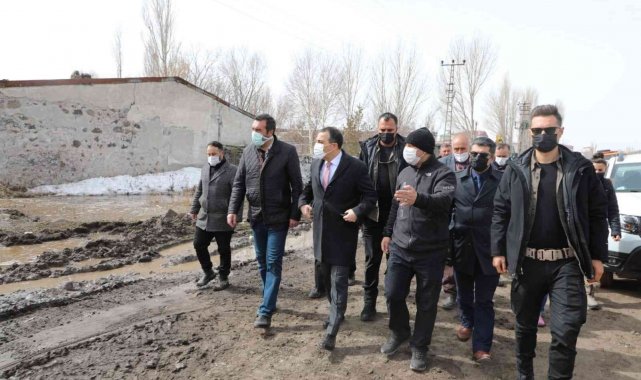 Vali Öksüz sel bölgesinde incelemelerde bulundu