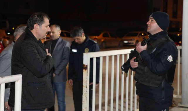 Vali sahurunu polis merkezinde memurlarla birlikte yaptı