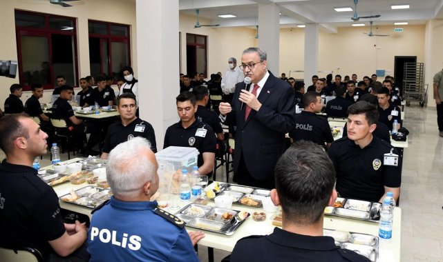 Vali Su, polis okulu öğrencileriyle bir araya geldi