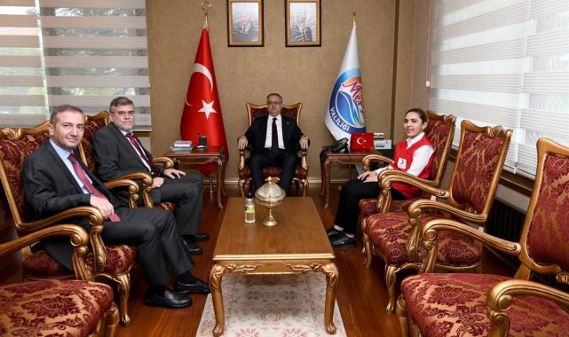 Vali Su, Türk Kızılayı Mersin Şubesinin yeni yönetimini kabul etti