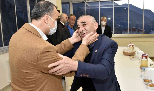 Vali Taşbilek Kürtün&#039;de şehit aileleri, gaziler ve muhtarlarla iftar programında buluştu