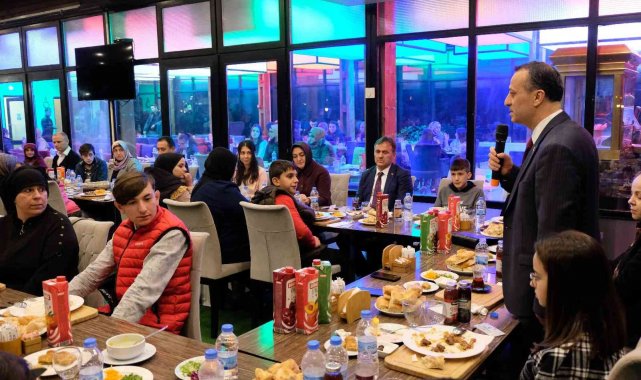 Vali Taşbilek yetim çocuklarla iftar yaptı, bowling oynadı