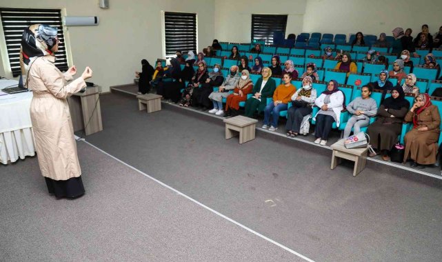 Van'da 'Gönülden Gönüle Dost Sohbetleri' sürüyor