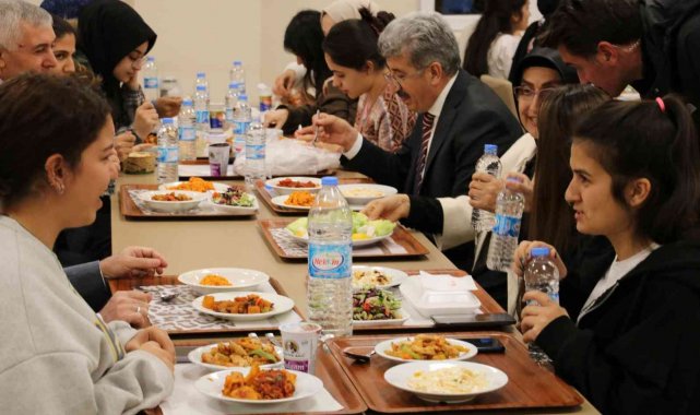 Van'da KYK yurtlarında iftar programı