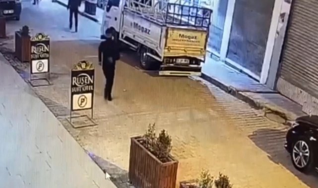 Van'daki kapkaç ve hırsızlık olayı kameralara takıldı