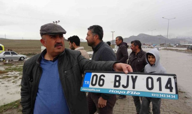 Van'daki sürücülerin zor anları