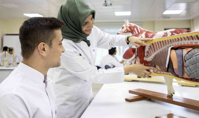 Veteriner Fakültesine 7 yıllık tam akreditasyon