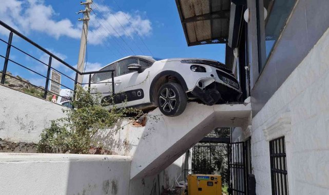 Vitesi karıştırınca işletmeye çarptı