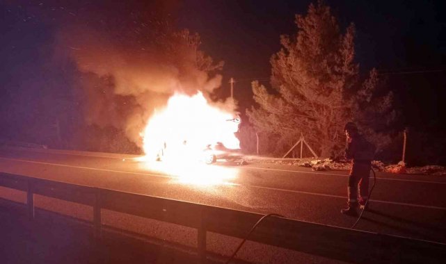 Yanan araç kullanılmaz hale geldi