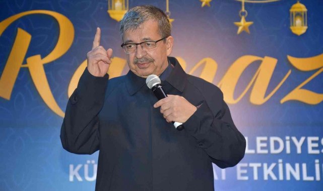 Yazar Hayati İnanç sevenleriyle buluştu