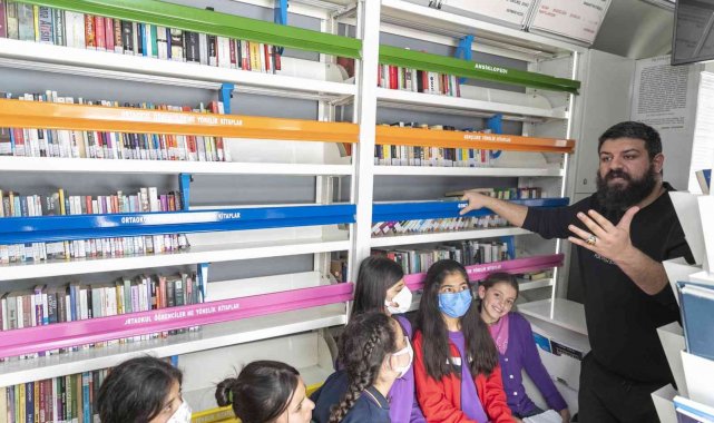 Yenice Kurs Merkezindeki öğrenciler 'Kitobüs'le tanıştı