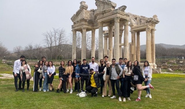 Yenipazar MYO öğrencileri Afrodisias antik kentine gezi düzenledi