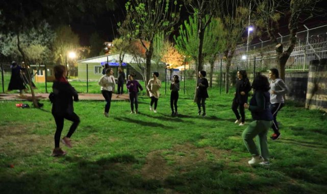 Yenişehir Belediyesinden vatandaşlara iftar sonrası spor eğitimi