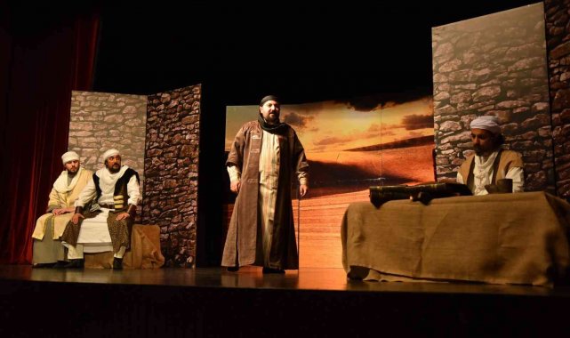 Yeryüzünün Yıldızları tiyatrosu Yıldırım'da sahne aldı