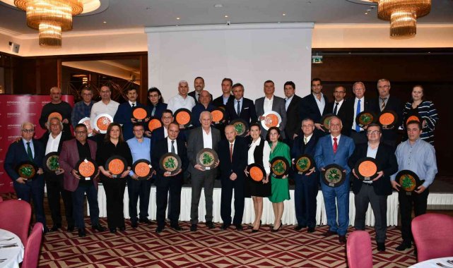 Yeşim'de kıdem ödülleri sahiplerini buldu