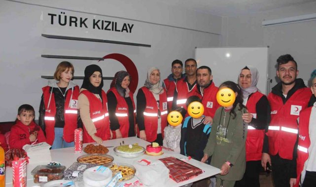 Yetim kıza doğum günü sürprizi