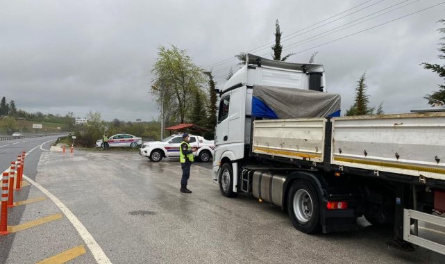 Yolcu ve yük taşıyan araçlara sıkı denetim