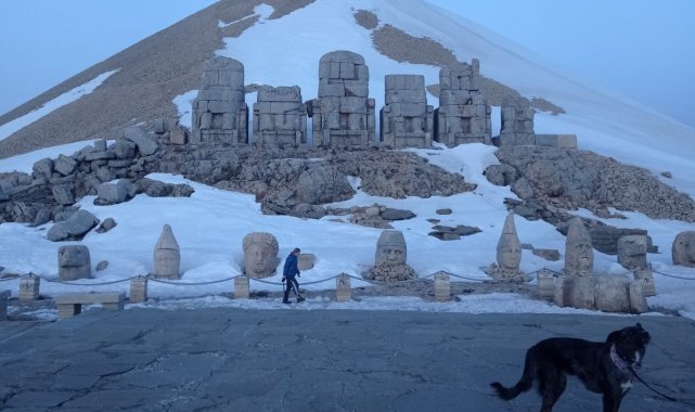 Yolu açılan Nemrut Dağı ilk turistleri ağırladı