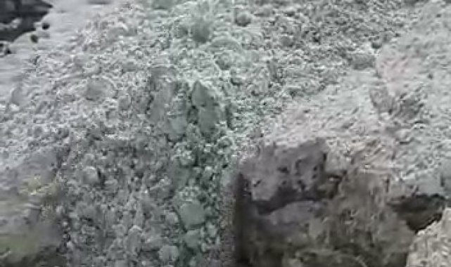 Yüksekova'da çığın inme anı saniye saniye cep telefon kamerasına yansıdı