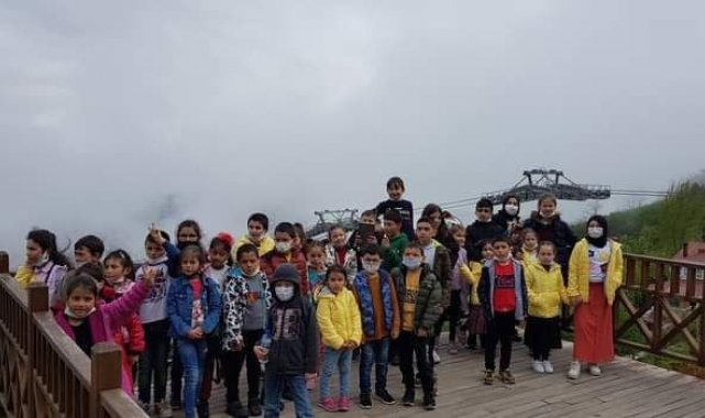 Yumurta üretimiyle ilkokul öğrencilerine gezi düzenlendi