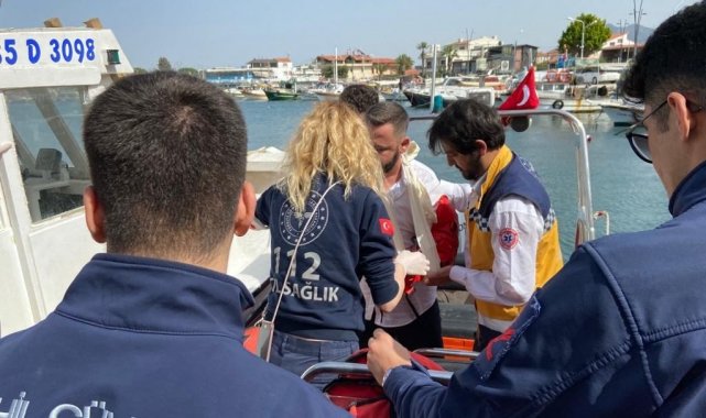 Yunanistan unsurlarınca geri itilen 25 göçmen kurtarıldı