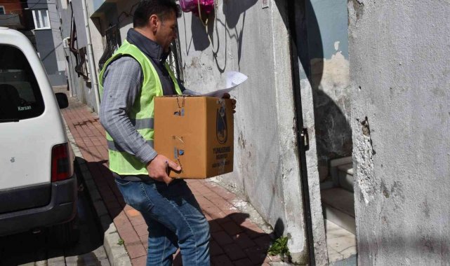 Yunusemre Belediyesi ihtiyaç sahiplerine destek olmaya devam ediyor