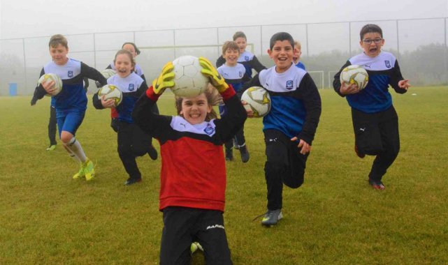 Yunusemre'den 365 gün futbol eğitimi