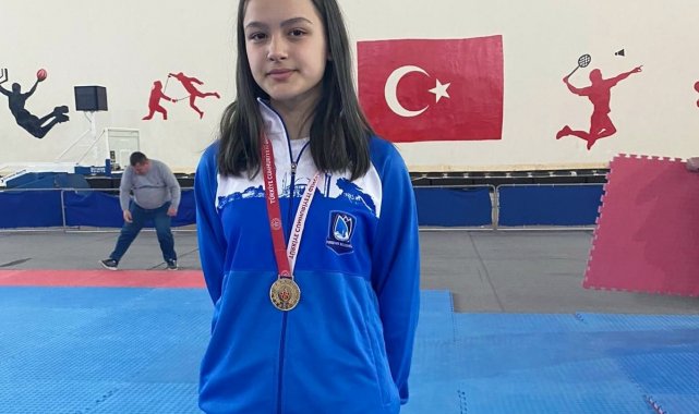 Yunusemreli Alanur Uşak'tan gümüş madalya ile döndü