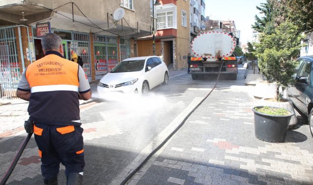 Zeytinburnu'nda bayramda temiz sokaklar, gül kokulu camiler