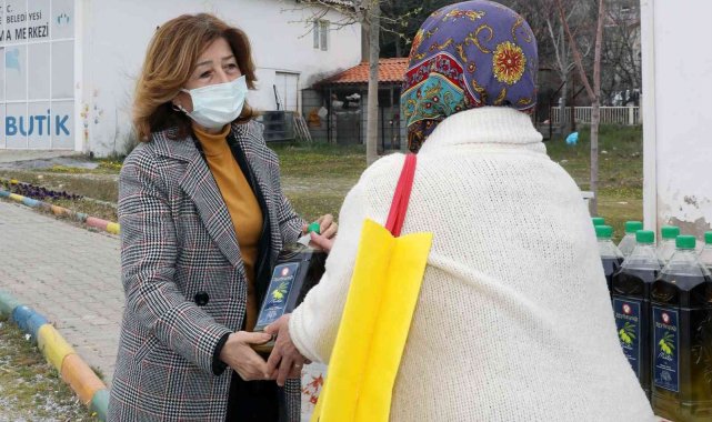 Zeytinyağları ihtiyaç sahiplerine ulaştırılıyor