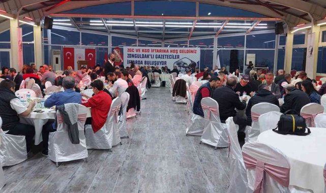Zonguldak'ta gazeteciler iftarda buluştu
