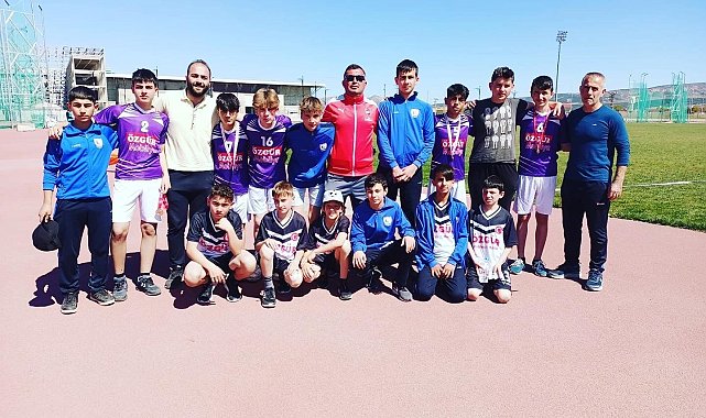 10 bin nüfuslu ilçenin finale yükselen takımı