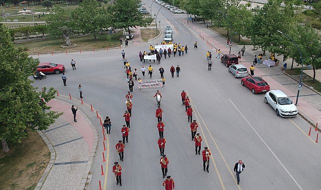 12. Tiyatro Festivali kortej yürüyüşü ile başladı