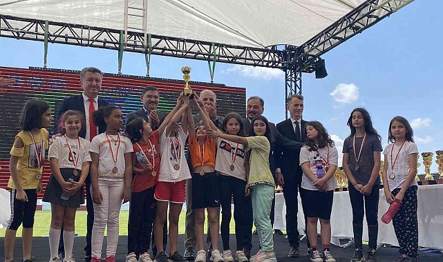 14. Geleneksel Ümraniye Spor Oyunları'nda ödüller sahiplerini buldu